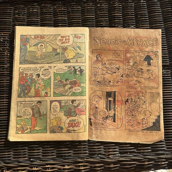 Dennis The Menace No. 28 Paper Airplane Cover Golden‎ Age Comic - Picture 6 of 8